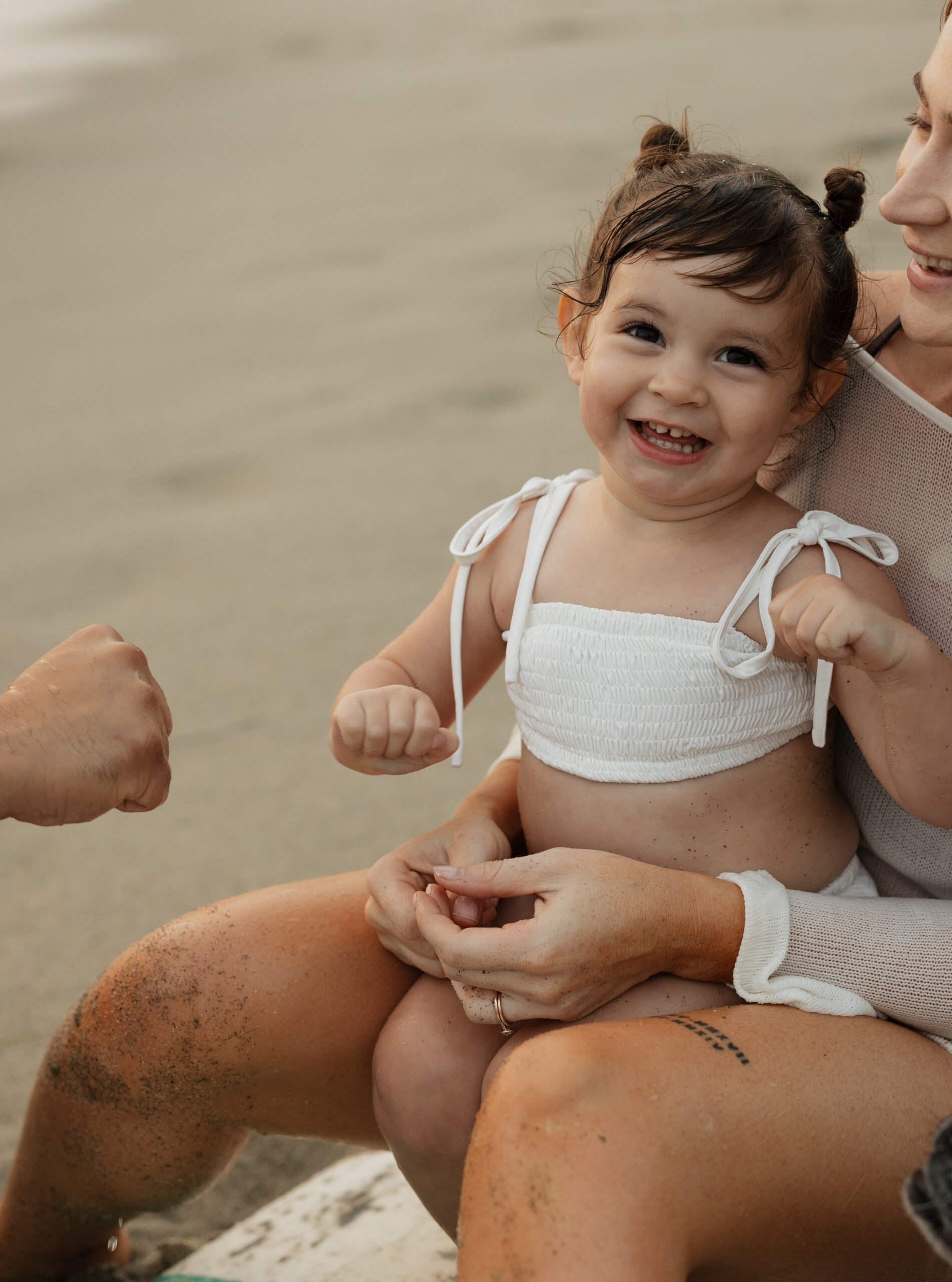 beach family photos with baby
